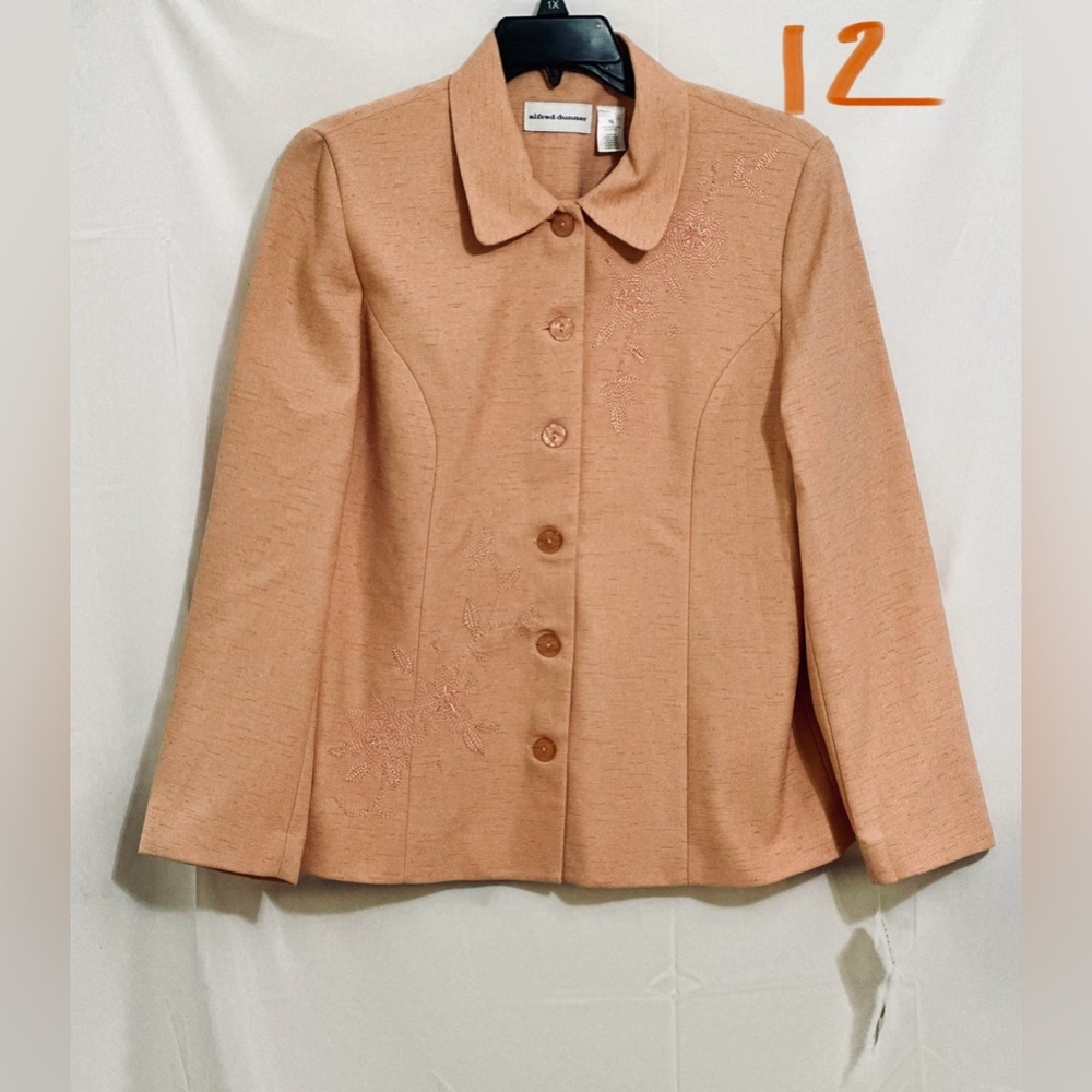 LADIES SALMON COLORED DRESSY JACKET WITH FLOWER DESIGNS
